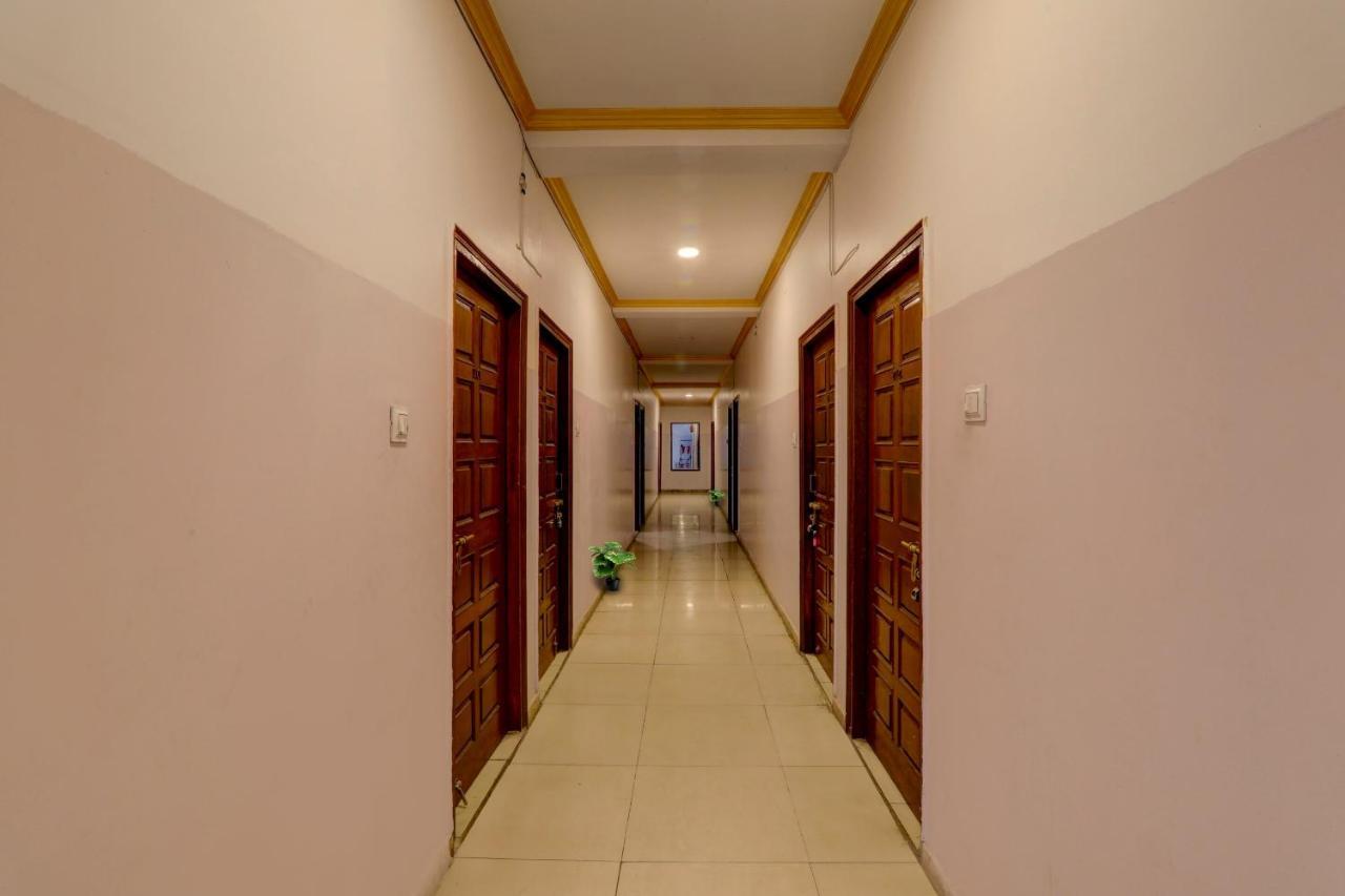 Hotel Collection O Premier Near Hazratganj Lakhnaú Exteriér fotografie