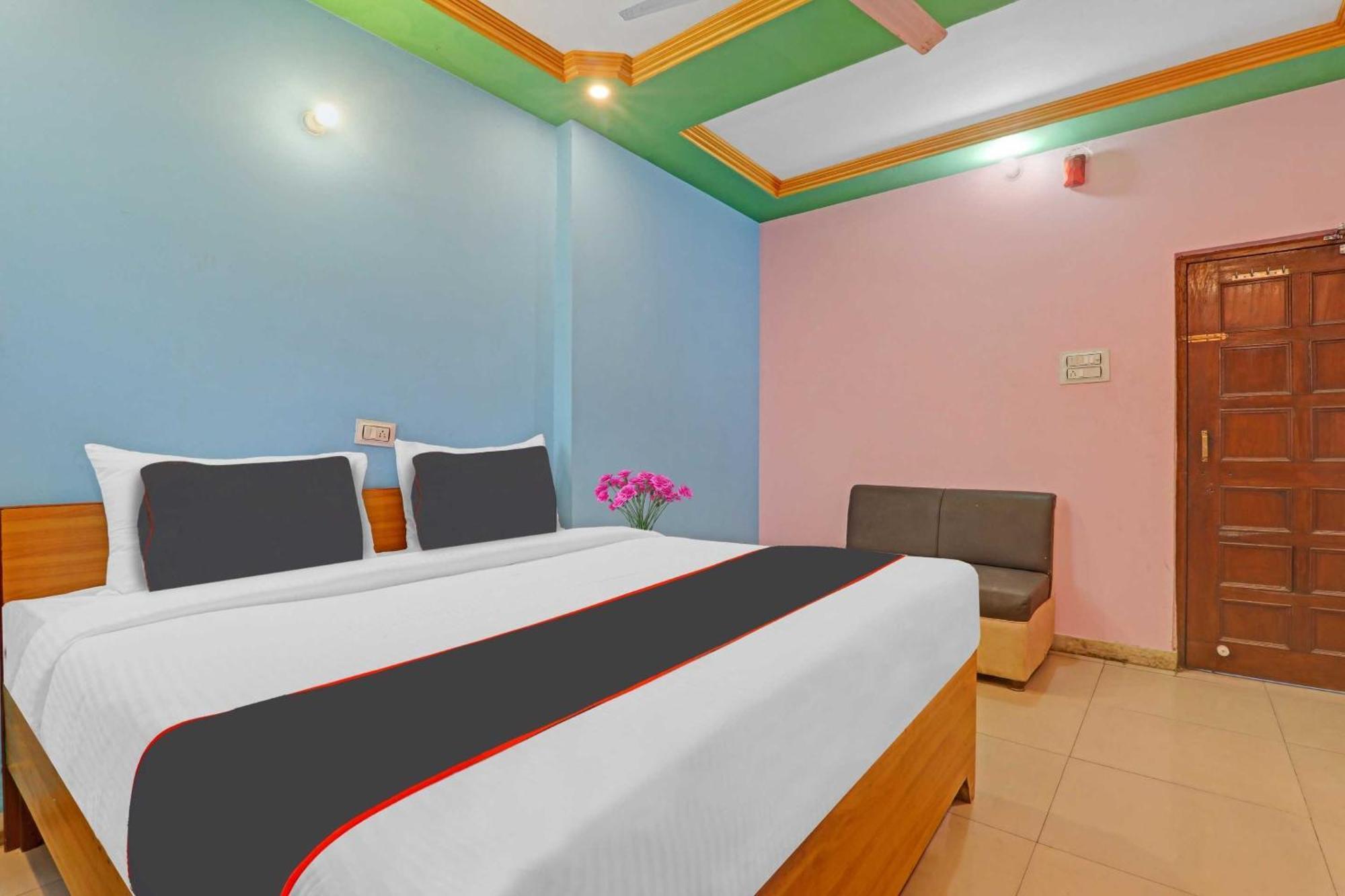 Hotel Collection O Premier Near Hazratganj Lakhnaú Exteriér fotografie
