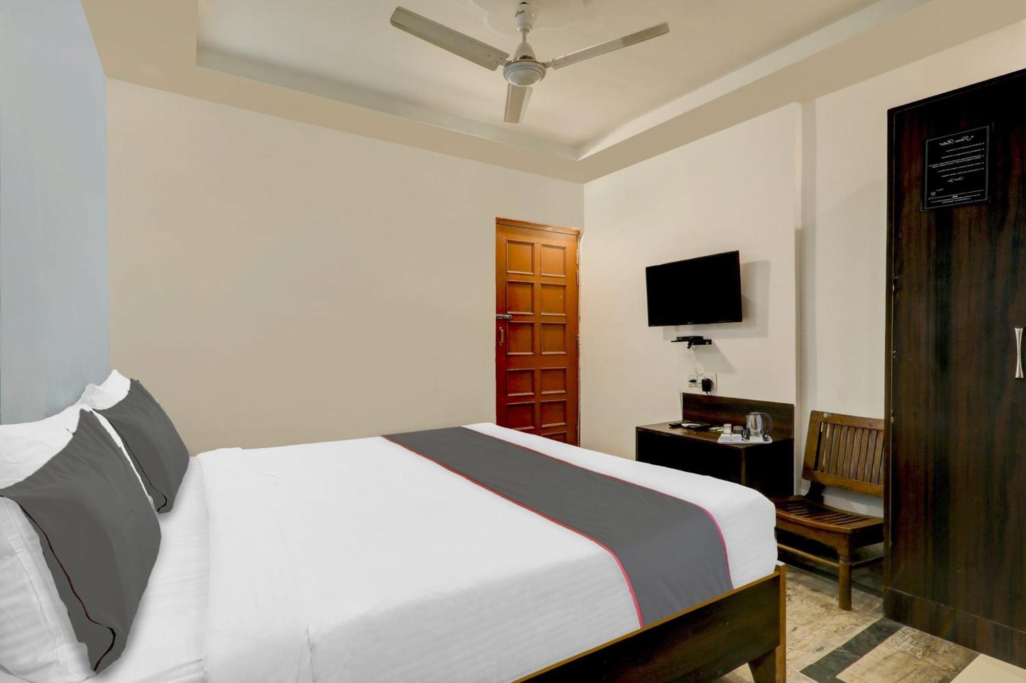 Hotel Collection O Premier Near Hazratganj Lakhnaú Exteriér fotografie
