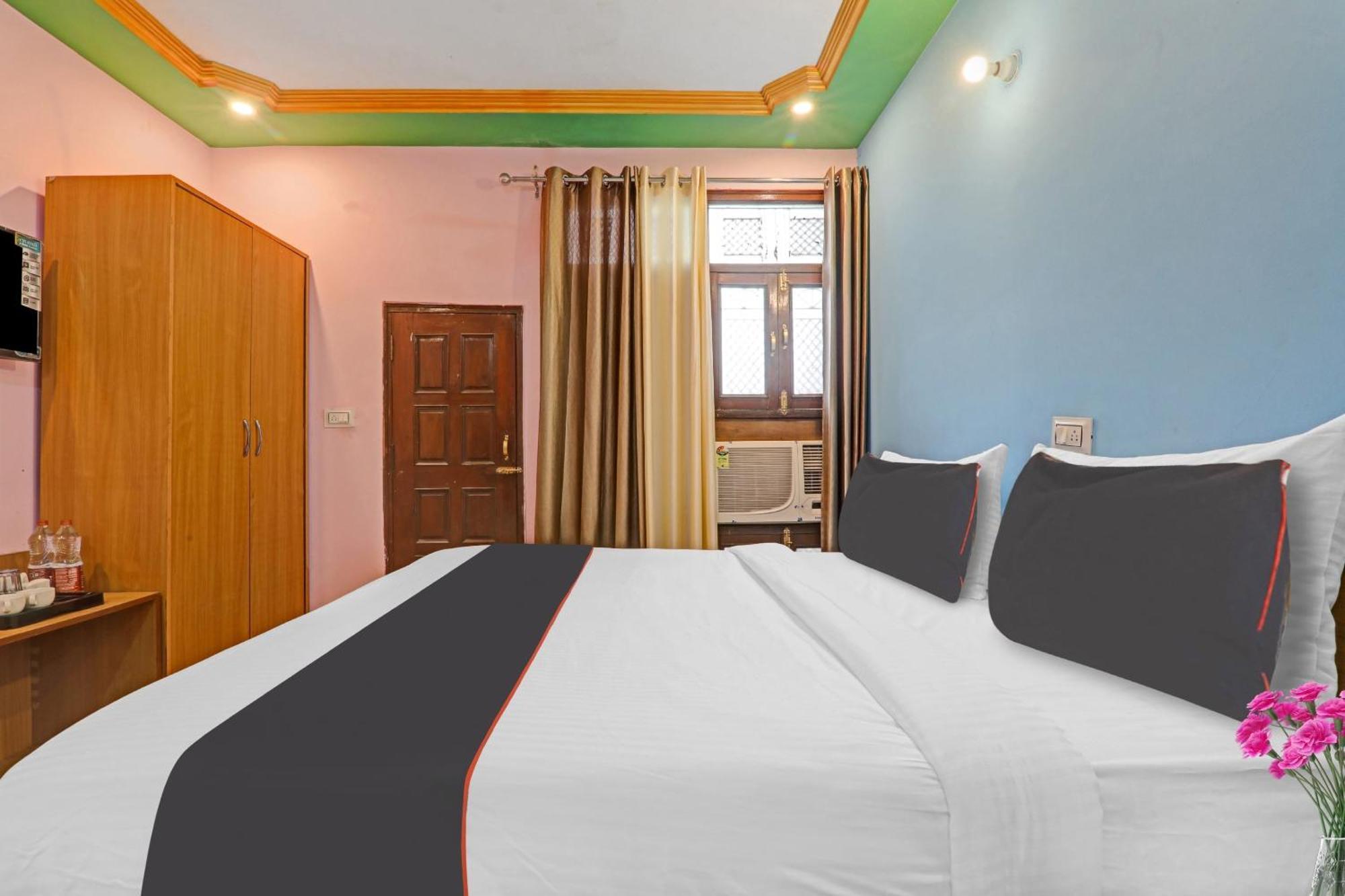 Hotel Collection O Premier Near Hazratganj Lakhnaú Exteriér fotografie